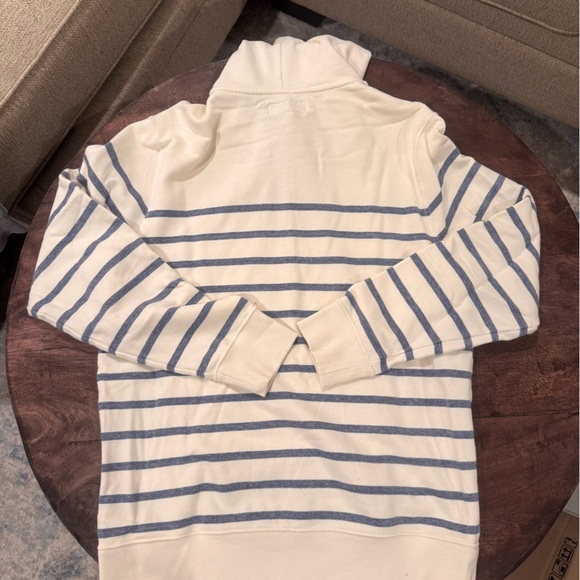 Vineyard Vines Other - Vineyard Vines Blue and White Striped Sweater